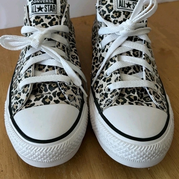 All Star Cheetah Print Converse Chuck Taylor Shoes Size Men's 7 Women's 9 Low - Picture 1 of 8